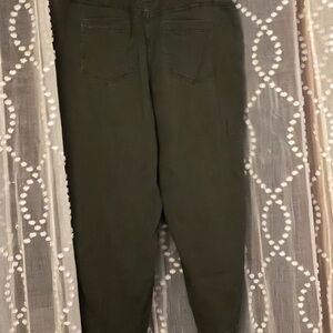 Women's green capri Jeans